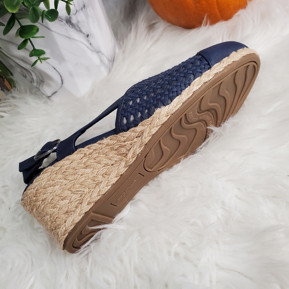 NEW Easy Street Women’s Taffy Slingback Espadrille Wedge Sandals Navy Size 10M - Picture 4 of 6